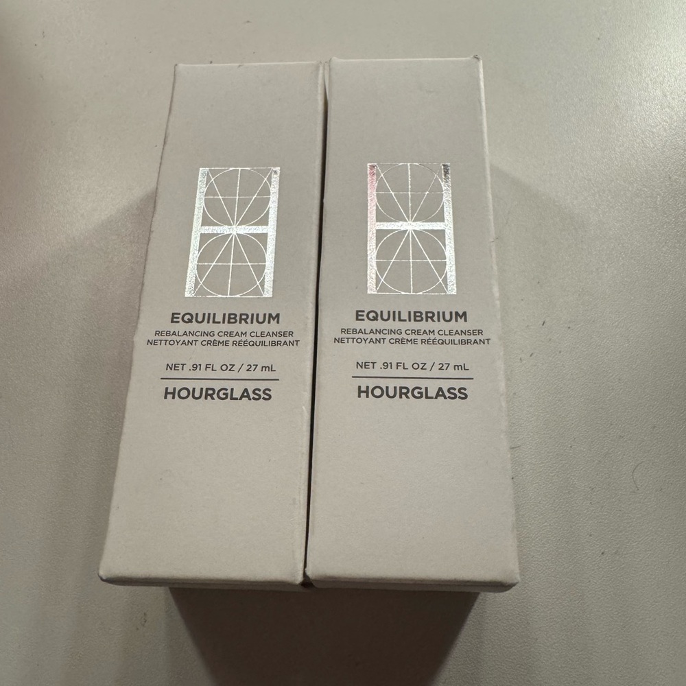 Hourglass Equilibrium Rebalancing Cleanser - Cream and Silver